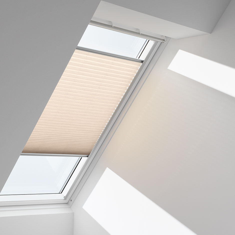 VELUX Blinds For Decoration And Light Adjustment   Pleated Light Colour 121455 01 Xxl Copy 